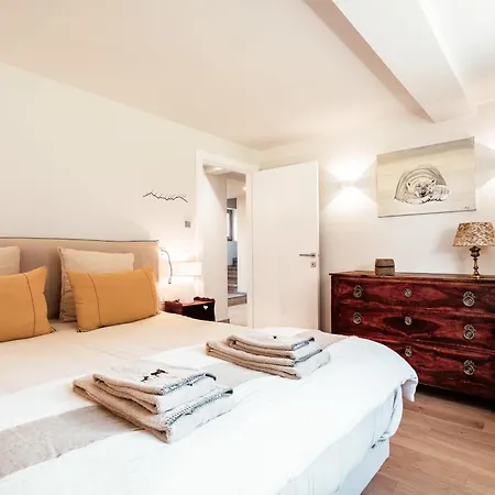 Mont Plaisir - Au Pied Des Drus 霞慕尼