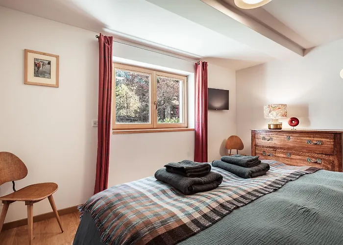 Mont Plaisir - Au Pied Des Drus